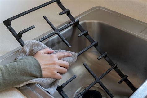 how to clean wolf stove grates